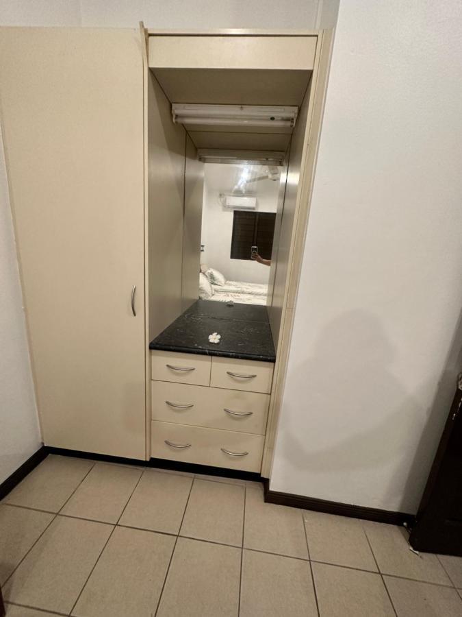 Ambitious Apartment Nadi Bagian luar foto