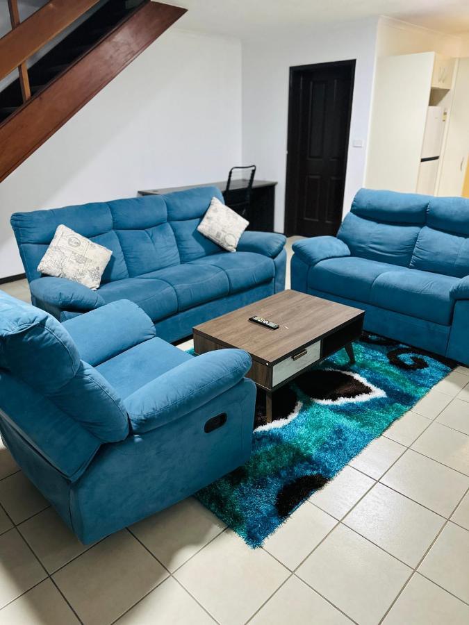 Ambitious Apartment Nadi Bagian luar foto