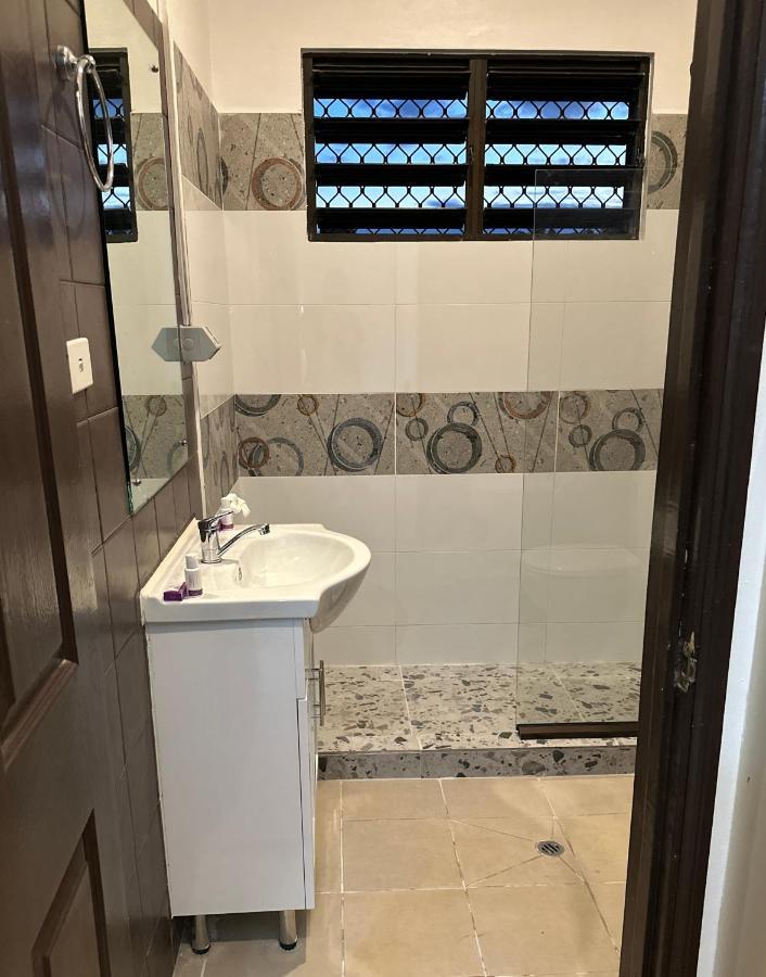Ambitious Apartment Nadi Bagian luar foto