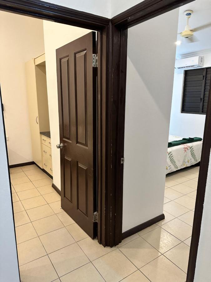 Ambitious Apartment Nadi Bagian luar foto