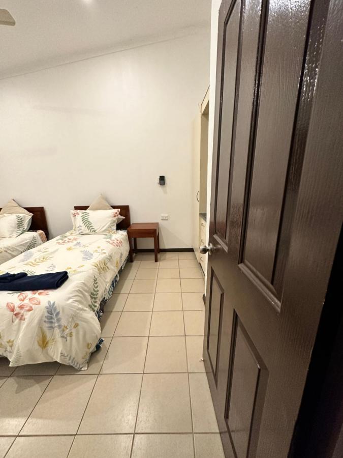 Ambitious Apartment Nadi Bagian luar foto